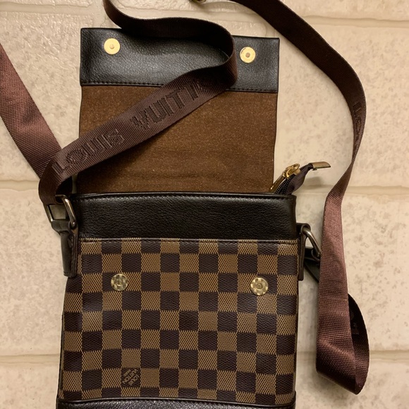 Louis Vuitton crossbody bag